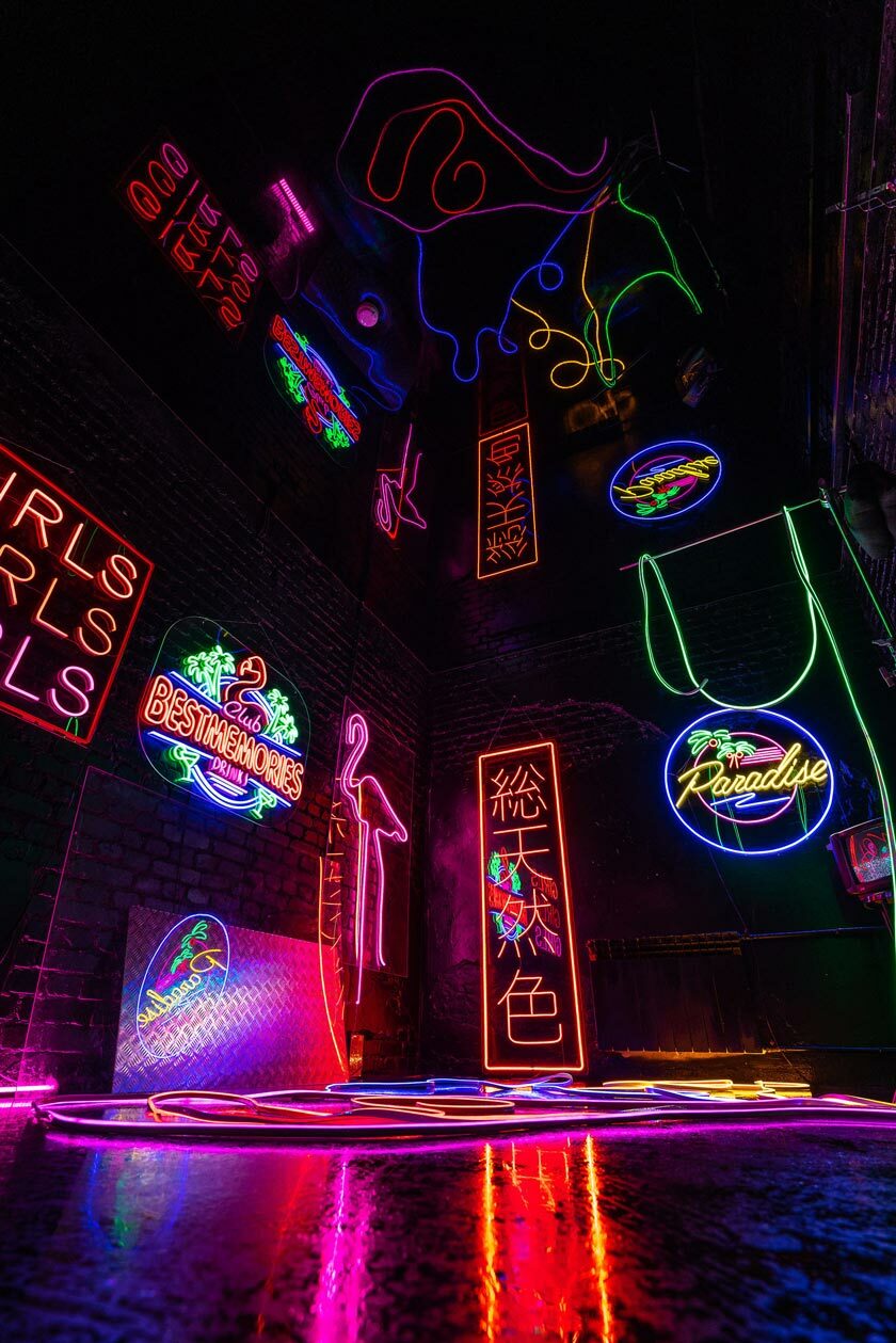 Neony LED dla firm – wykonanie neonowych reklam